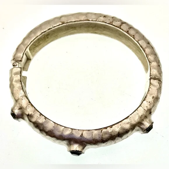VTG Matte Silver Tone Hammered Design Hinged Bracelet Faceted Amethyst Crystals - Picture 3 of 9